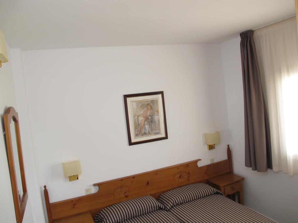 Apartamentos Santi Lloret de Mar Zimmer foto